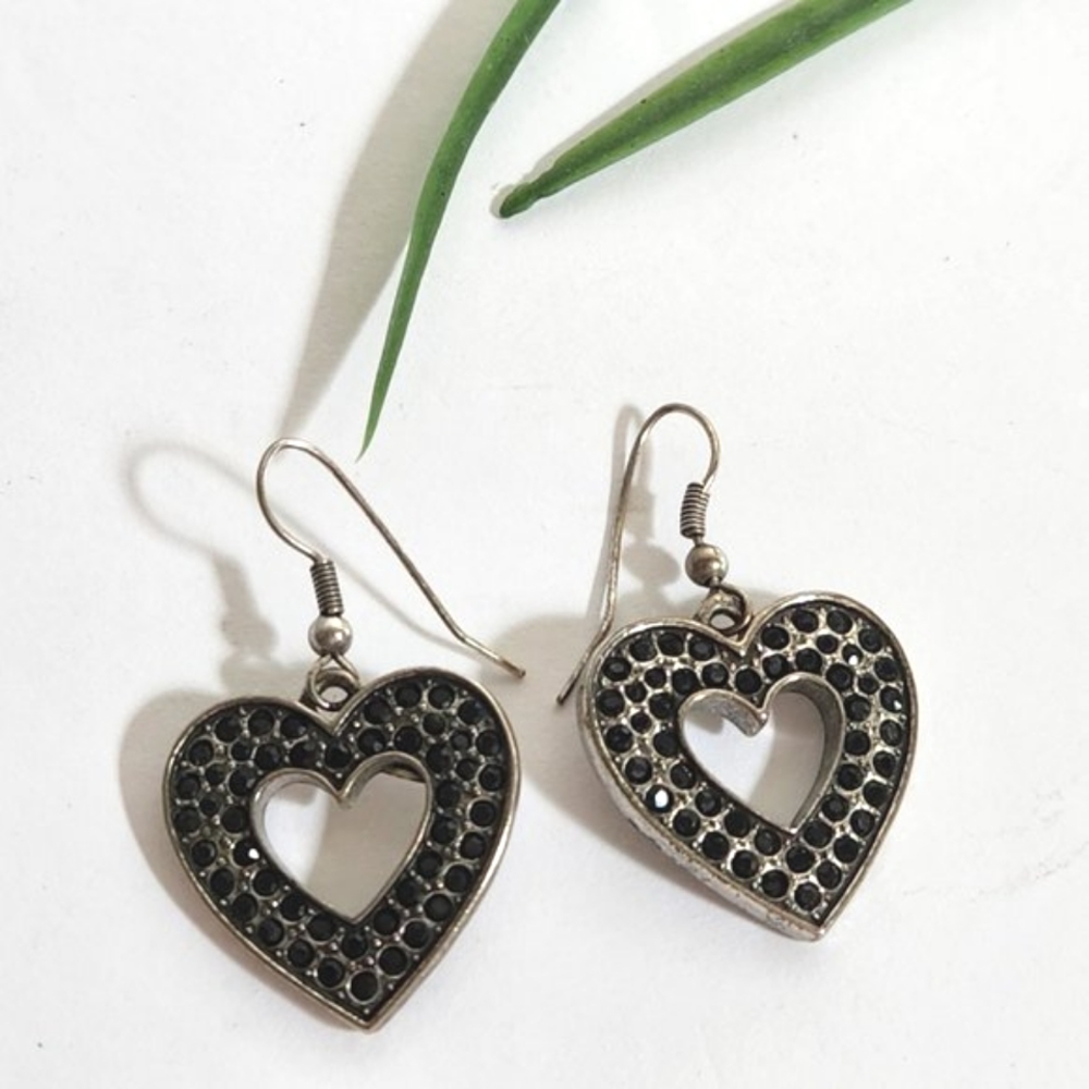 Vintage Silver Cubic Zirconia and Onyx Heart Drop